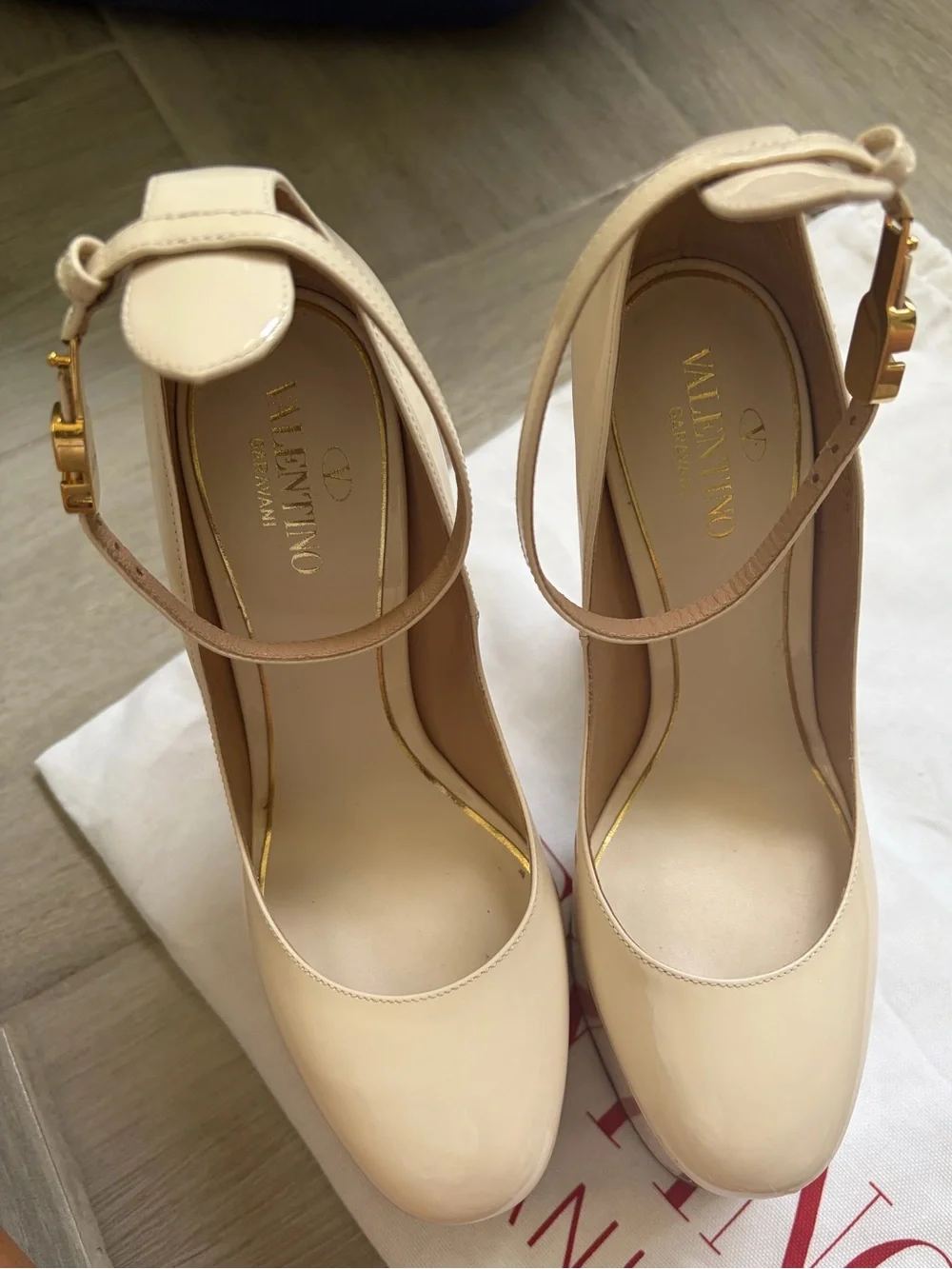 Valentino Ivory Patent Leather Tan-Go Platform Ankle Strap Pump Size 36.5